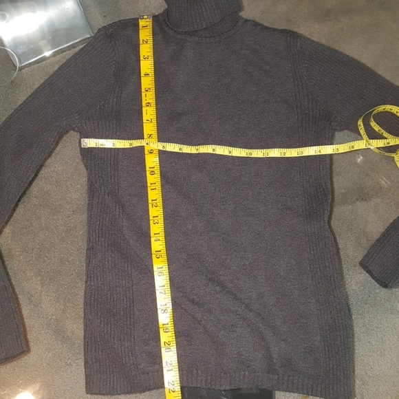 LEO..NIce heavyweight TURTLENECK sweater - Picture 7 of 7